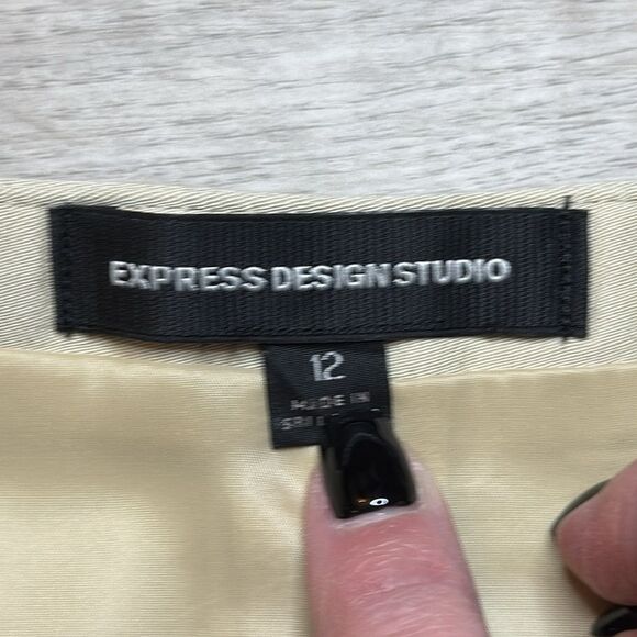 Express Design Studio High-Waist Skirt. Size 12. Lined skirt. - Picture 4 of 7